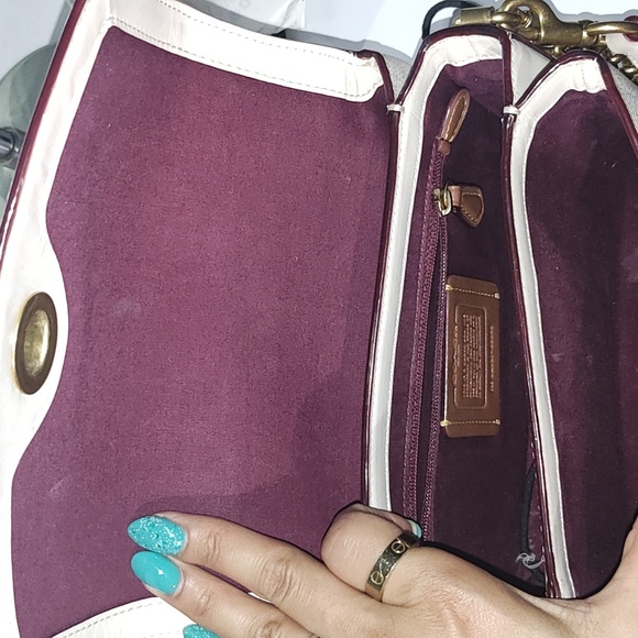 Elegant Cream Chain Shoulder Bag - Picture 4 of 4